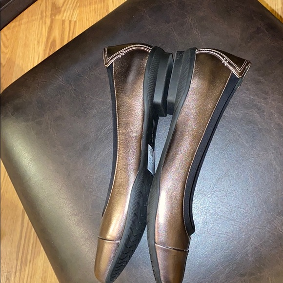 BNWT Clarks pebble metallic Neenah Garden size 9M - Picture 2 of 7